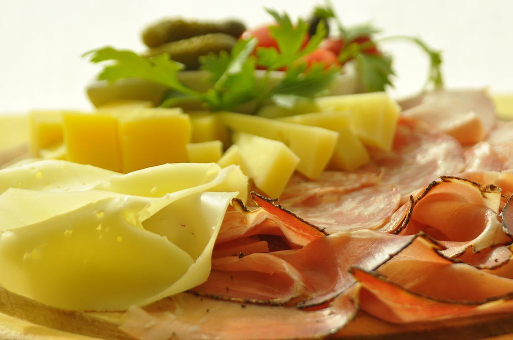 Hotel Santa Barbara Ronzo-Chienis Екстер'єр фото