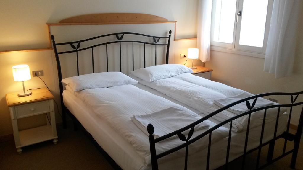 Hotel Santa Barbara Ronzo-Chienis Екстер'єр фото