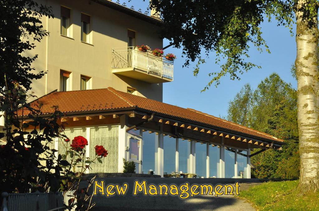 Hotel Santa Barbara Ronzo-Chienis Екстер'єр фото