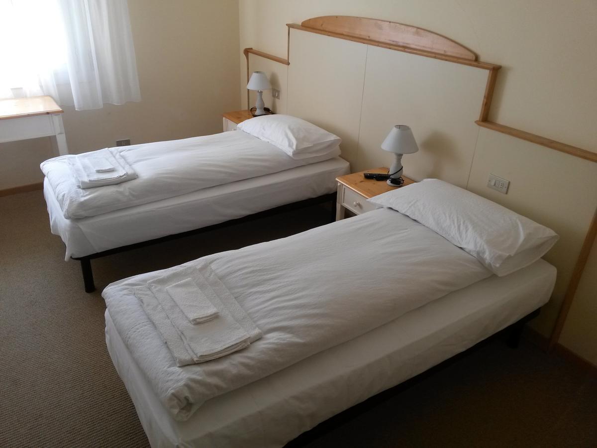 Hotel Santa Barbara Ronzo-Chienis Екстер'єр фото